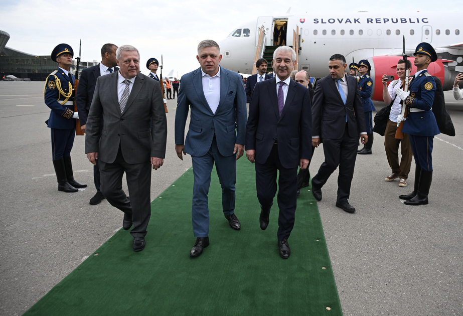 Ministerpräsident der Slowakei zu Besuch in Aserbaidschan eingetroffen