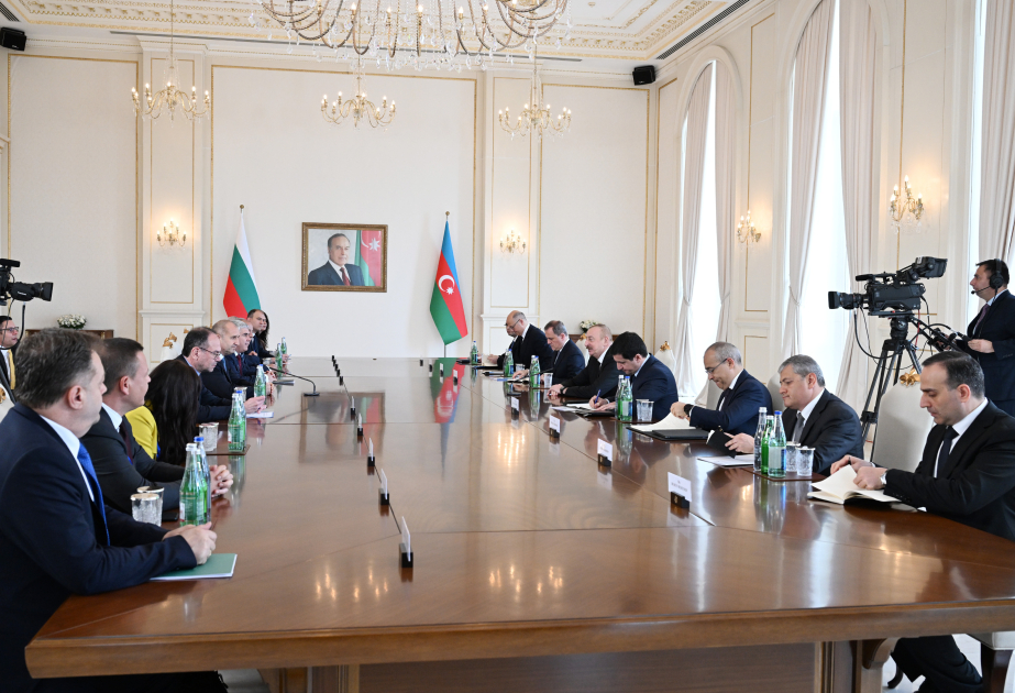Erweitertes Treffen zwischen den Präsidenten von Aserbaidschan und Bulgarien VIDEO