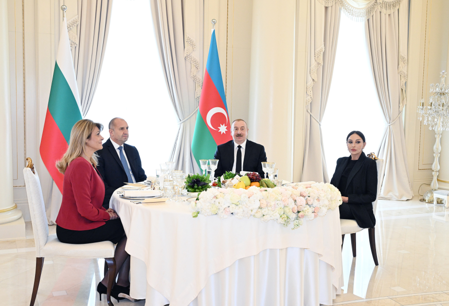 Präsident Ilham Aliyev gibt Diner für seinen bulgarischen Amtskollegen VIDEO