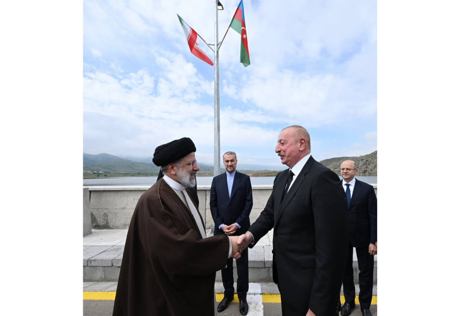 President Ilham Aliyev and President Seyyed Ebrahim Raisi met at the Azerbaijan-Iran state border  VIDEO