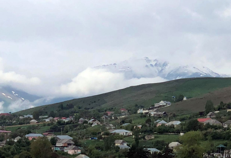 Faktiki hava: Şahdağa və Gədəbəyin dağlıq ərazilərinə qar yağıb