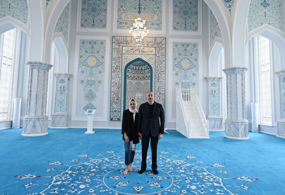 El Presidente y la Primera Dama asistieron a la inauguración de la mezquita Zangilan