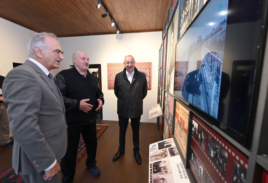Los Presidentes de Azerbaiyán y Bielorrusia visitan la Casa-Museo de Bulbul en Shusha