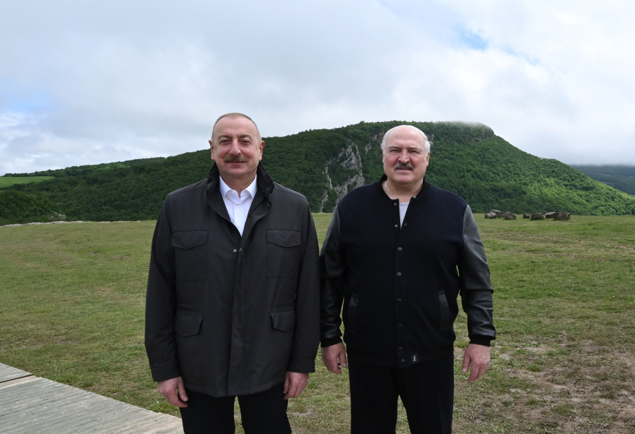 El Presidente Ilham Aliyev y el Presidente Aleksandr Lukashenko visitaron la llanura Jidir