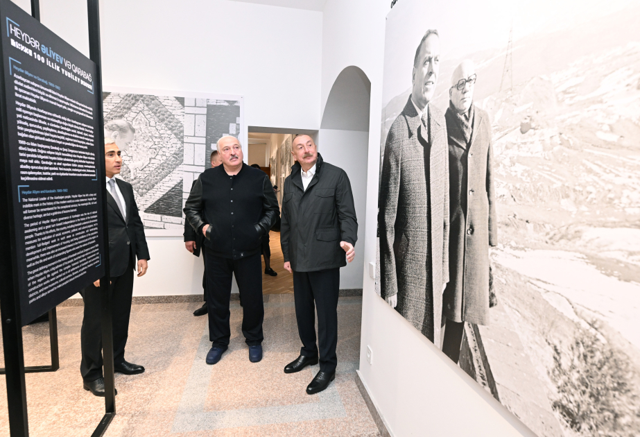 阿塞拜疆和白俄罗斯两国总统参观在舒沙创意中心举办的“盖达尔·阿利耶夫和卡拉巴赫”展