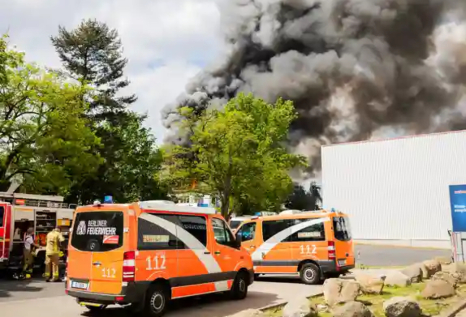 Poisonous clouds hands over Berlin after chemical factory blaze