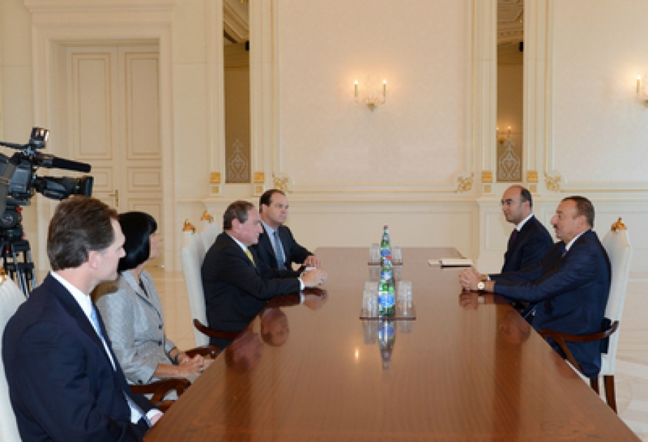 Le président azerbaïdjanais M. Ilham Aliyev a reçu la délégation conduite par le fondateur et directeur exécutif du Centre d’Intelligence globale des Etats-Unis