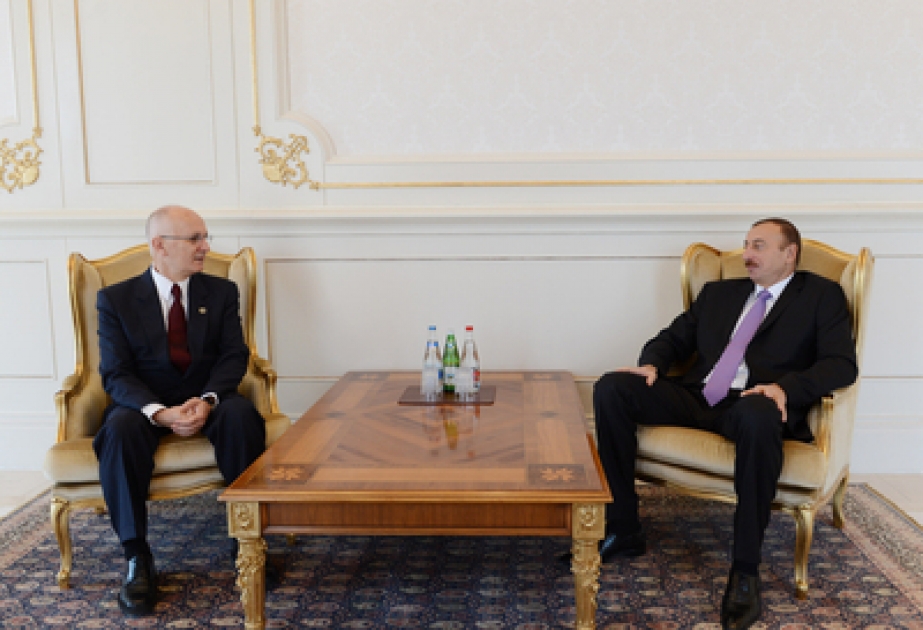 Le président M. Ilham Aliyev a reçu Fikret Akcura, résident coordinateur pour l’Azerbaïdjan de l’ONU à l’occasion de l’achèvement de sa mission