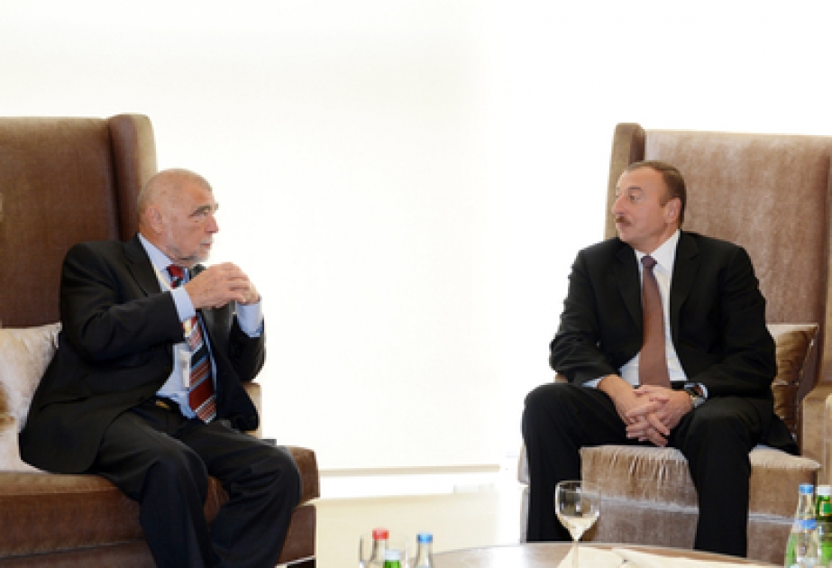 Le président M. Ilham Aliyev a reçu M. Stjepan Mesic,ancien président croate