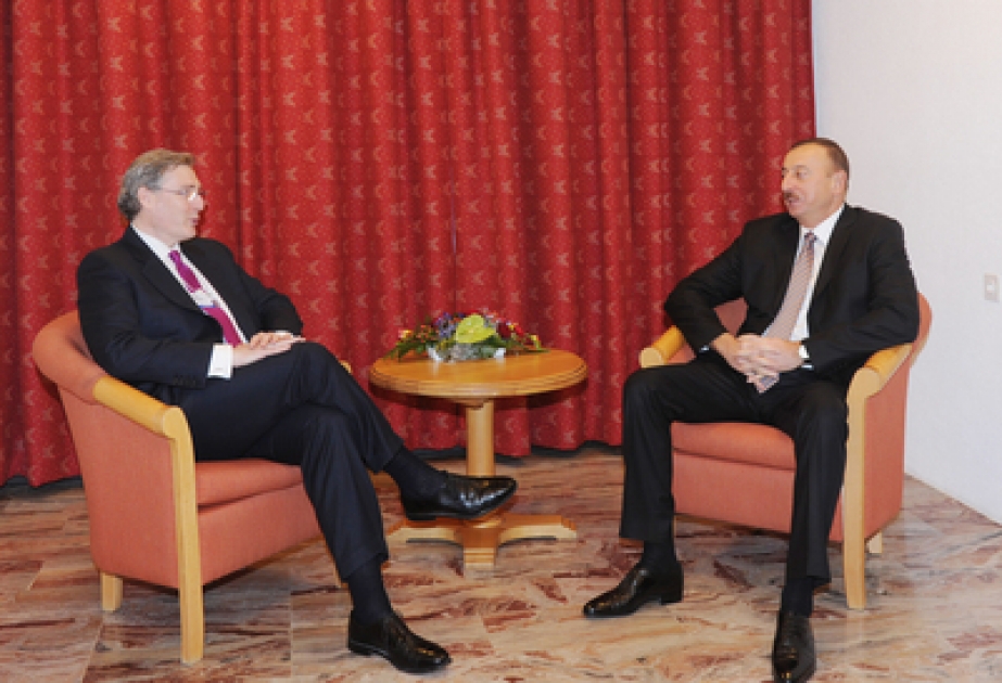 L’entretien du président azerbaïdjanais Ilham Aliyev avec Cesare Mainardi, directeur général de Booz & Company à Davos