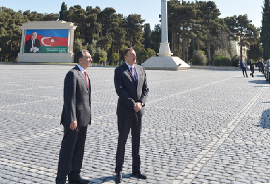Le président Ilham Aliyev a visité la Place du Drapeau à Soumgaït VIDEO