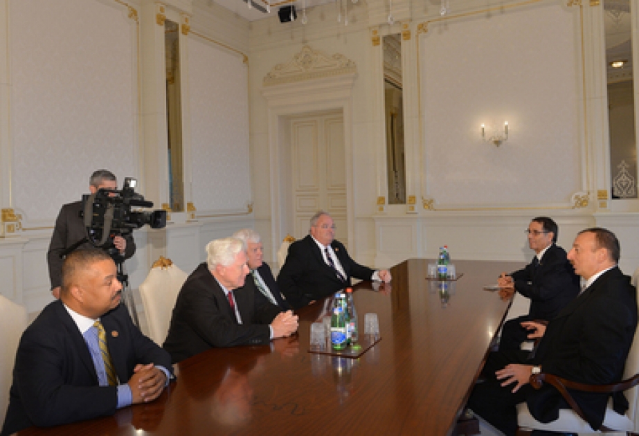 Präsident von Aserbaidschan Ilham Aliyev empfing eine US -Delegation bestehend aus einer Gruppe von Kongreßmännern VİDEO
