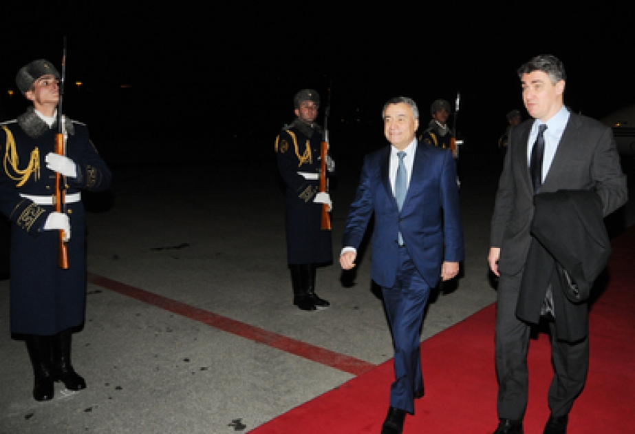 Kroatischer Ministerpräsident Zoran Milanović zu einer Visite in Aserbaidschan angekommen