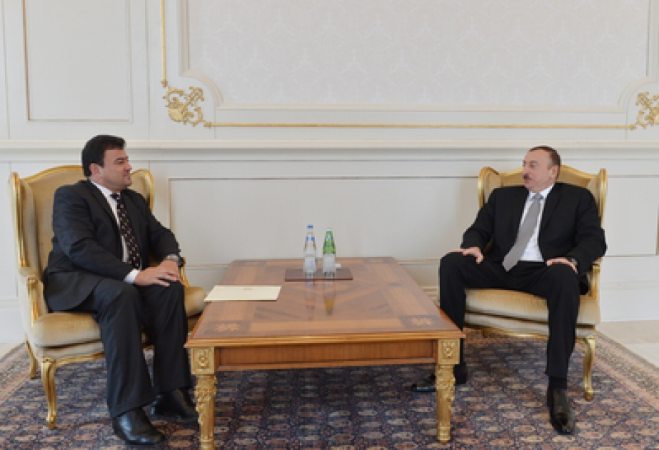 Präsident Ilham Aliyev den afghanischen Botschafter in Aserbaidschan zur Beendigung seiner diplomatischen Mission zum Gespräch empfangen VIDEO