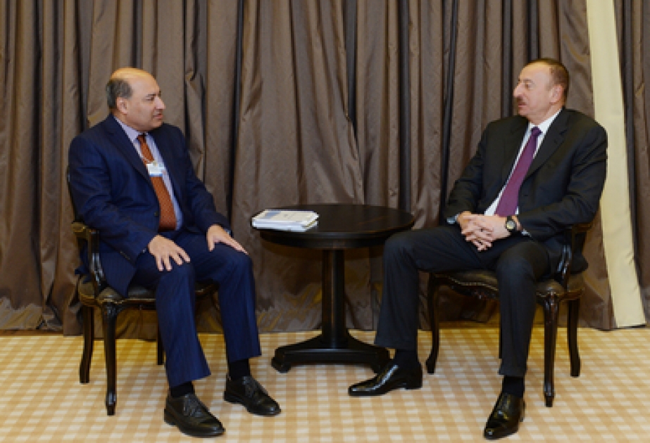Präsident von Aserbaidschan Ilham Aliyev sich mit dem Präsidenten der Europäischen Bank für Wiederaufbau und Entwicklung Suma Chakrabarti getroffen VIDEO