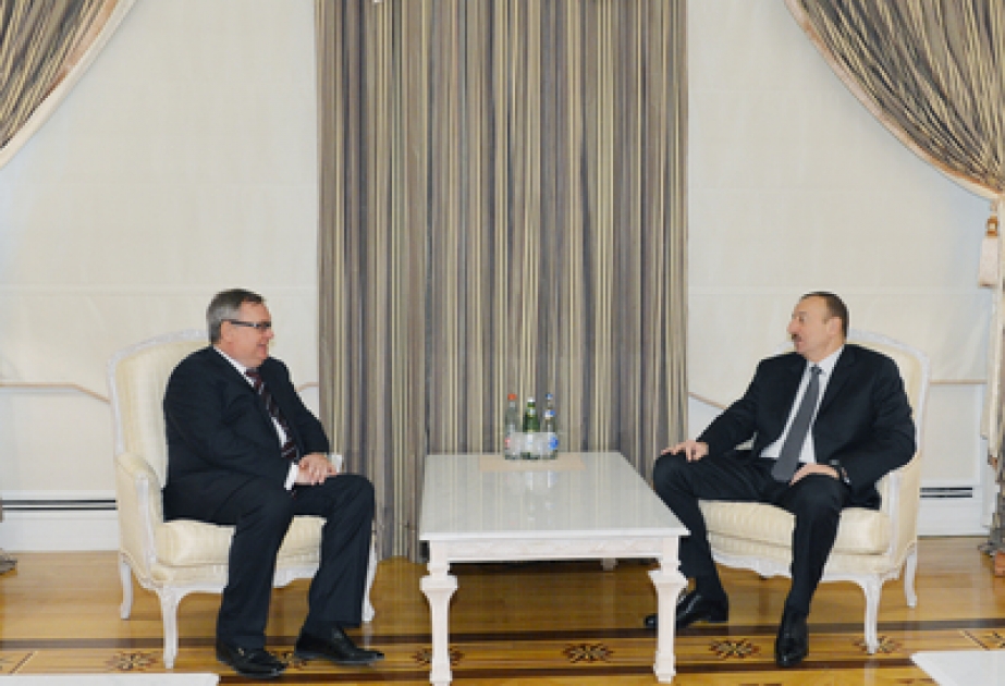 Aserbaidschans Präsident Ilham Aliyev den Präsidenten der Bank “BTB” zum Gespräch empfangen
