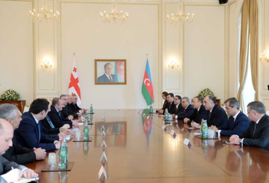 In einem erweiterten Format das Treffen der Präsidenten von Aserbaidschan und Georgien stattgefunden