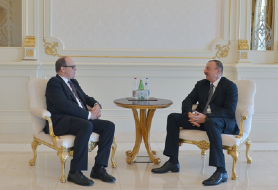 Aserbaidschans Präsident Ilham Aliyev mit Fürsten von Monaco Albert II. getroffen VIDEO