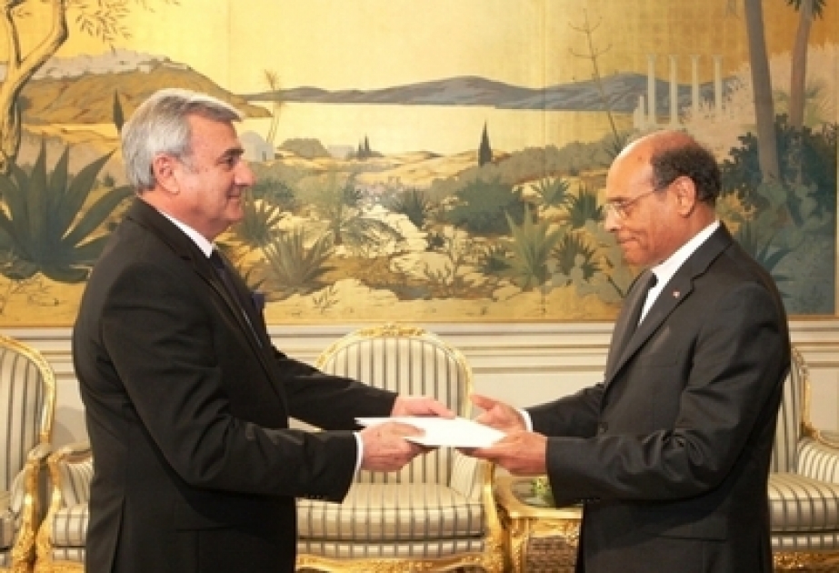 Aserbaidschanischer Botschafter sein Beglaubigungsschreiben Präsident von Tunesien überreicht