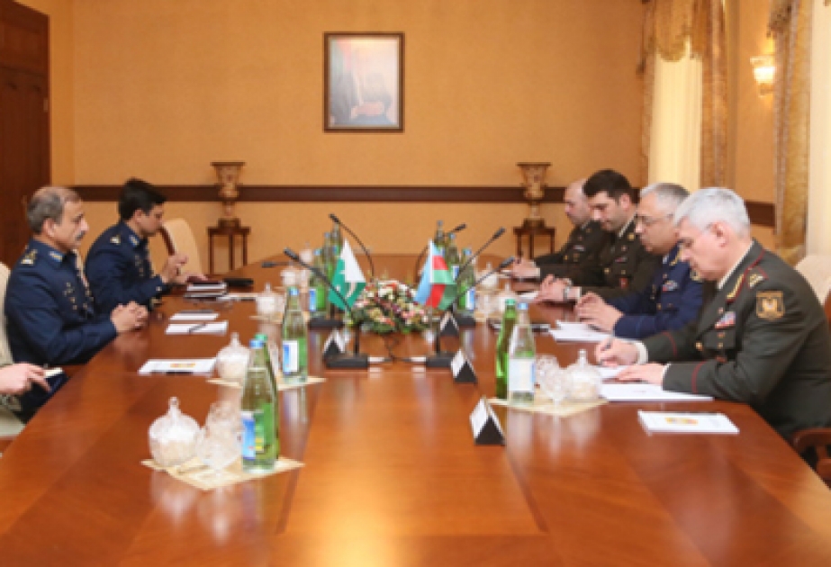 Es fand ein Meinungsaustausch über die militärische Kooperationsbeziehungen zwischen Aserbaidschan und Pakistan statt
