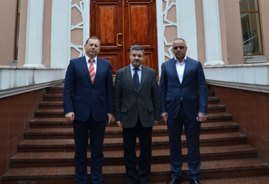 Botschafter Aserbaidschans in der Ukraine sich in unserer diplomatischen Vertretung mit dem Gouverneur des Gebietes Sumy getroffen