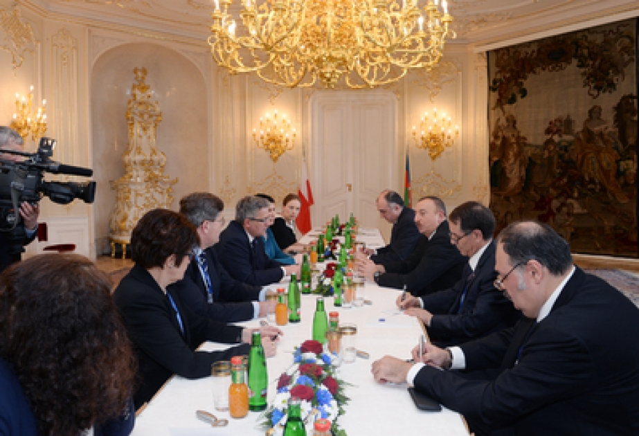 Präsident von Aserbaidschan Ilham Aliyev in Prag seinen polnischen Amtskollegen getroffen VIDEO