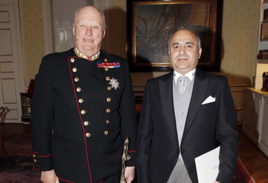 سفير أذربيجان يقدم أوراق اعتماده للملك النرويجي
