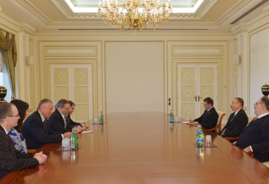 الرئيس إلهام علييف يستقبل وزير خارجية التشيك والوفد المرافق له