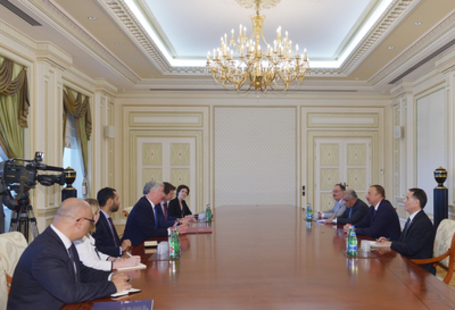 伊利哈姆·阿利耶夫总统接见以英国能源部长为团长的代表团