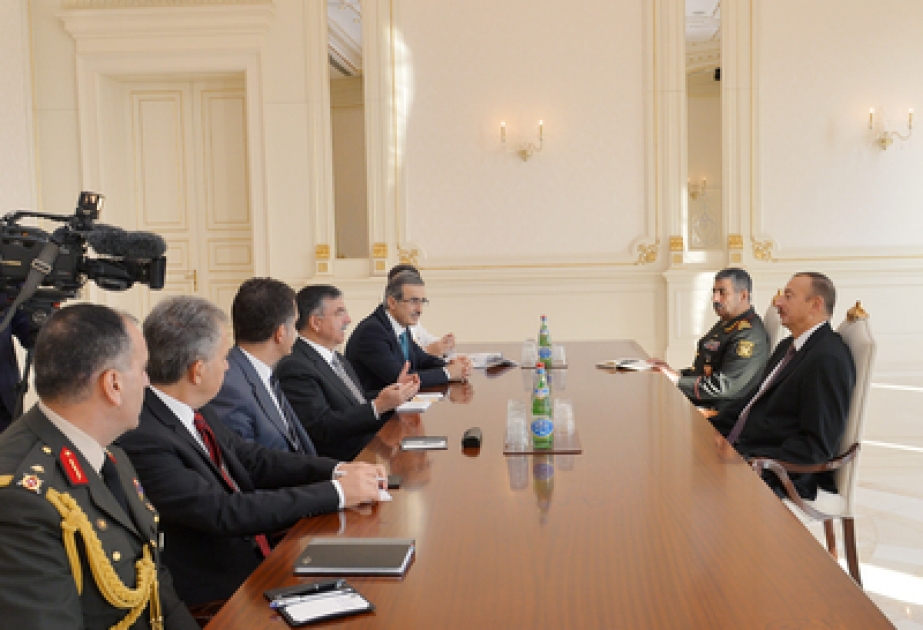 Aserbaidschans Präsident Ilham Aliyev empfing eine türkische Delegation um den Verteidigungsminister VIDEO