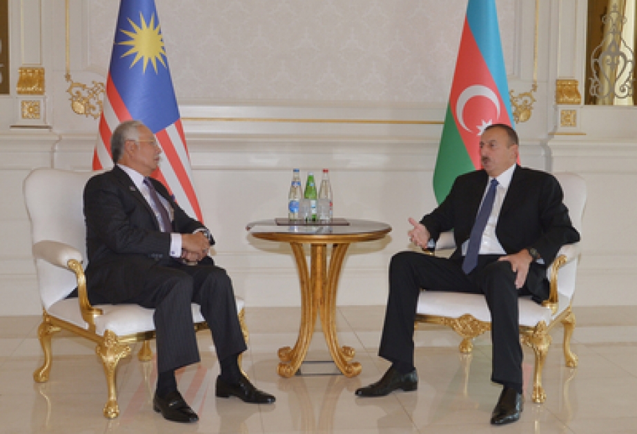 لقاء انفرادي بين الرئيس الأذربيجاني إلهام علييف ورئيس الوزراء الماليزي نجيب عبد الرزاق