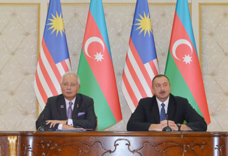 阿塞拜疆总统伊利哈姆·阿利耶夫和马来西亚总理穆罕默德•纳吉布•阿卜杜勒•拉扎克向媒体发表声明