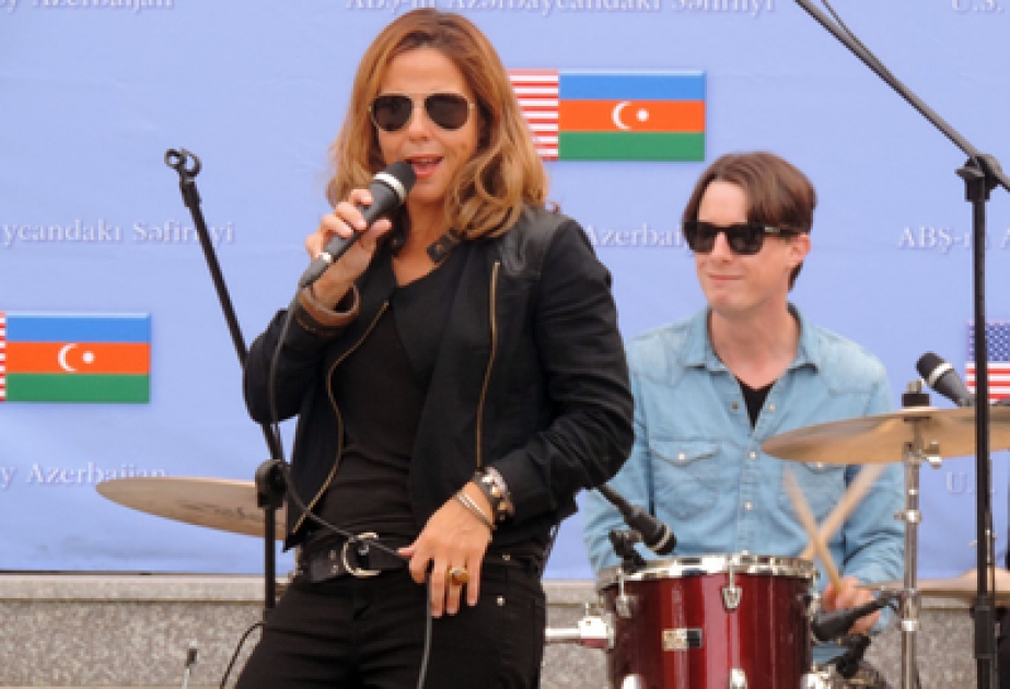 فرقة ماري ماك برايد الموسيقية الامريكية الشهيرة في محافظة قصار الأذربيجانية