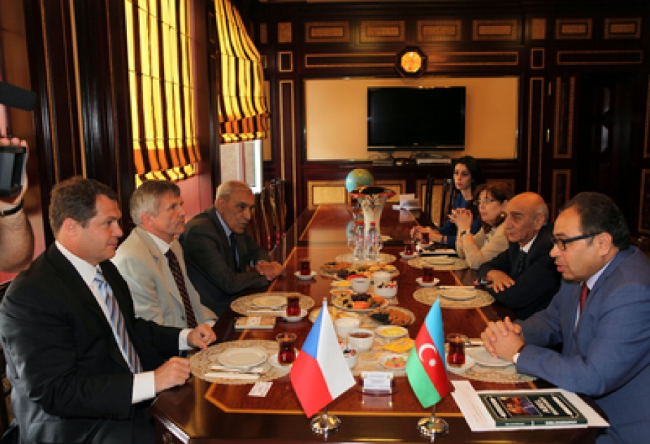 سفير التشيك لدى أذربيجان يزور جامعة باكو الحكومية