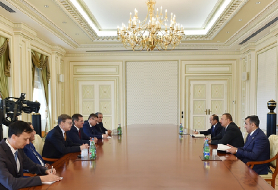 阿塞拜疆总统伊利哈姆·阿利耶夫接见了以俄罗斯阿斯特拉罕州州长为首的代表团