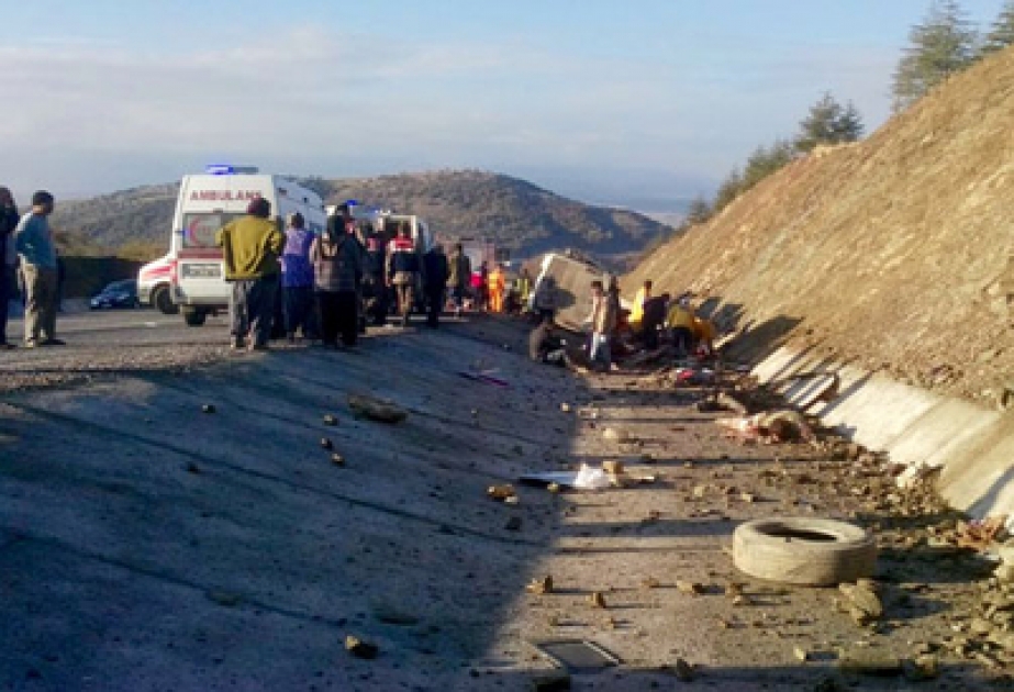 Türkiyədə 15 nəfərin ölümünə səbəb olan yol-nəqliyyat qəzası baş verib