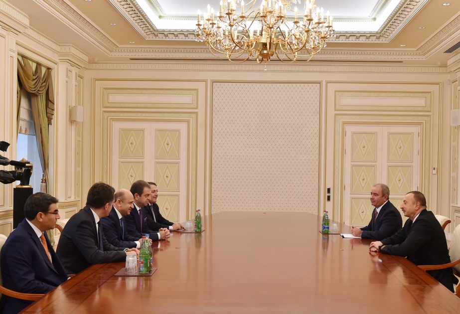 الرئيس إلهام علييف يلتقي وزير العلم والصناعة والتكنولوجيا التركي والوفد المرافق له