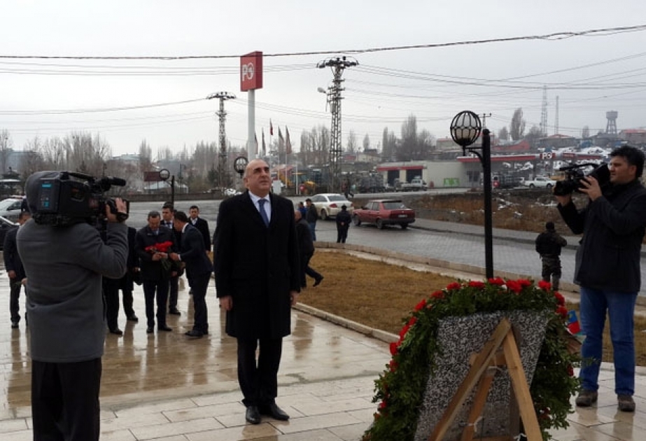 阿塞拜疆外交部代表团抵达土耳其开始工作访问