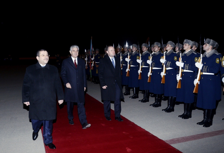 马尔他总理抵达阿塞拜疆进行正式访问
