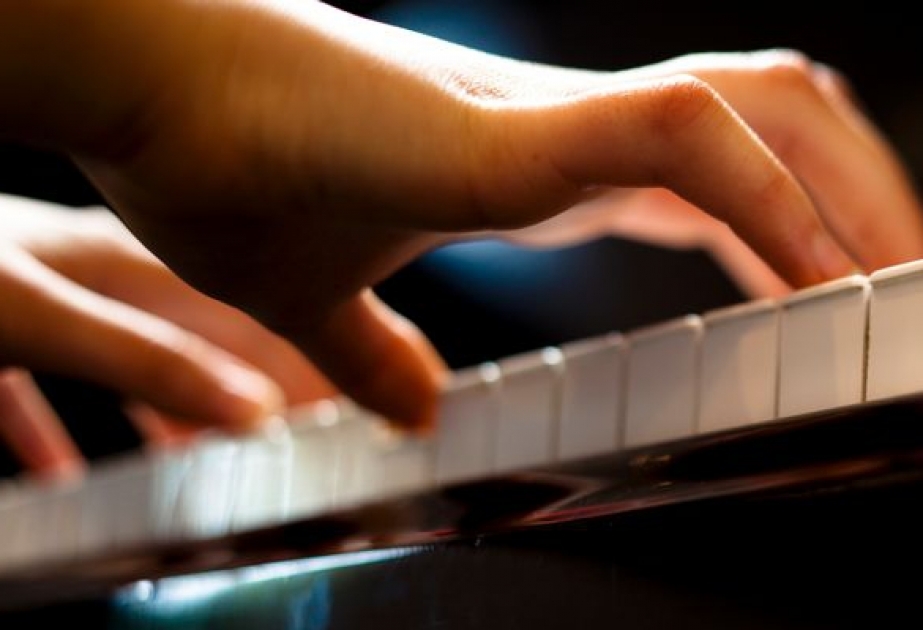 Yaponiyada əllərin təması olmadan səslənən fortepiano yaradılıb