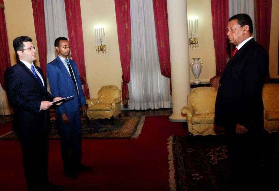 السفير الأذربيجاني يسلم أوراق اعتماده للرئيس الإثيوبي