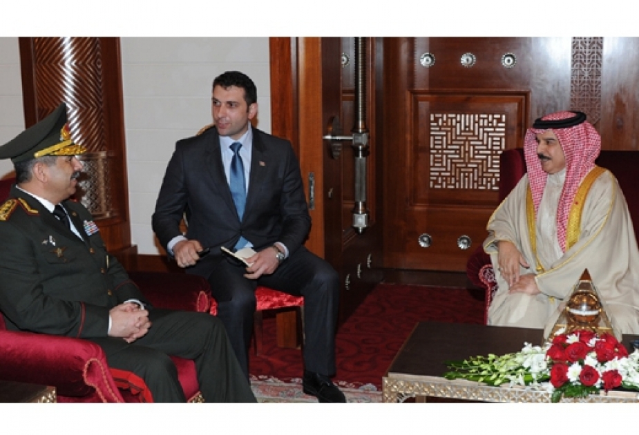 وزير الدفاع الأذربيجاني يستقبل من قبل ملك البحرين