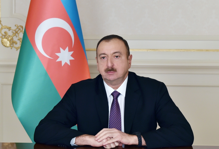 الرئيس إلهام علييف يهنئ الشعب الأذربيجاني بمناسبة يوم تضامن أذربيجانيي العالم وعيد رأس السنة