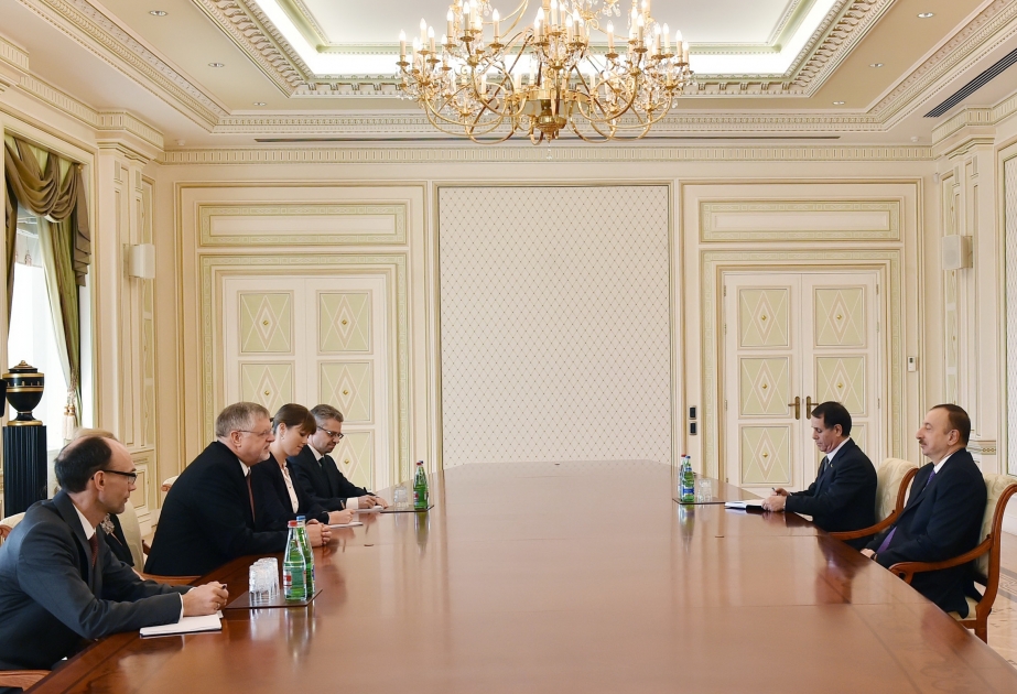 阿塞拜疆总统伊利哈姆•阿利耶夫接见以欧盟南高加索区特派代表为首的代表团