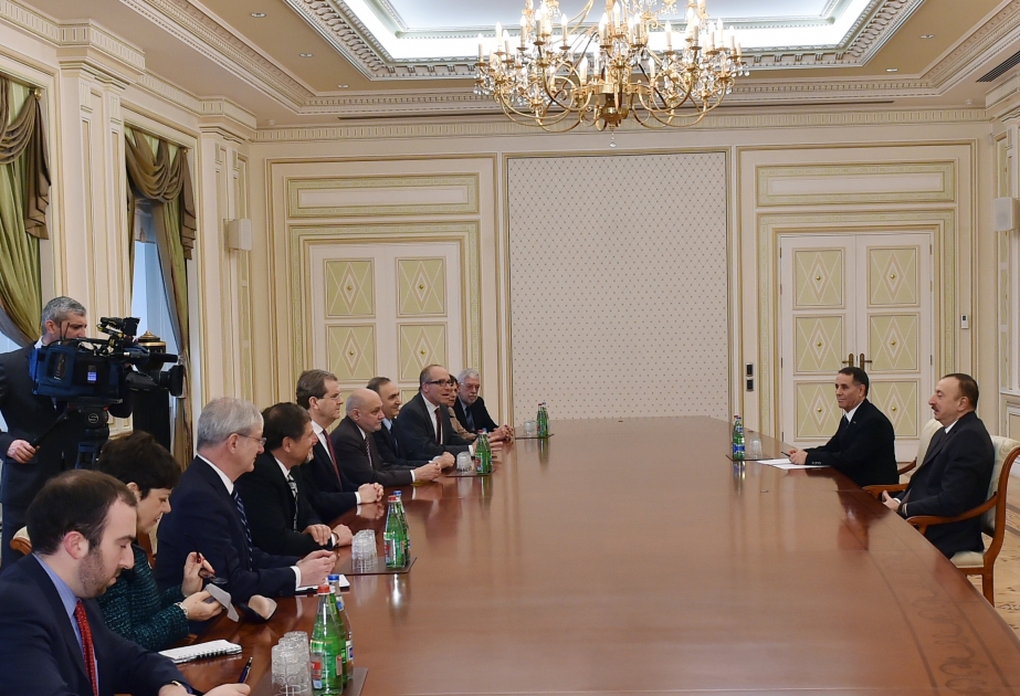 الرئيس إلهام علييف يلتقي المدير التنفيذي للجنة اليهودية الأمريكية والوفد المرافق له