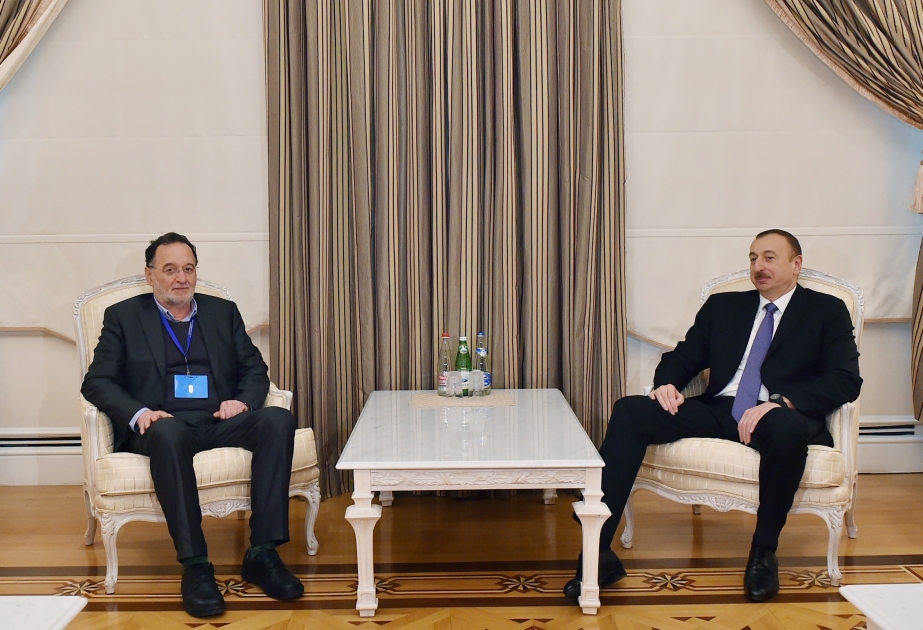 Aserbaidschans Präsident Ilham Aliyev empfing den Minister für produktive Produktion, Umwelt und Energie von Griechenland VIDEO