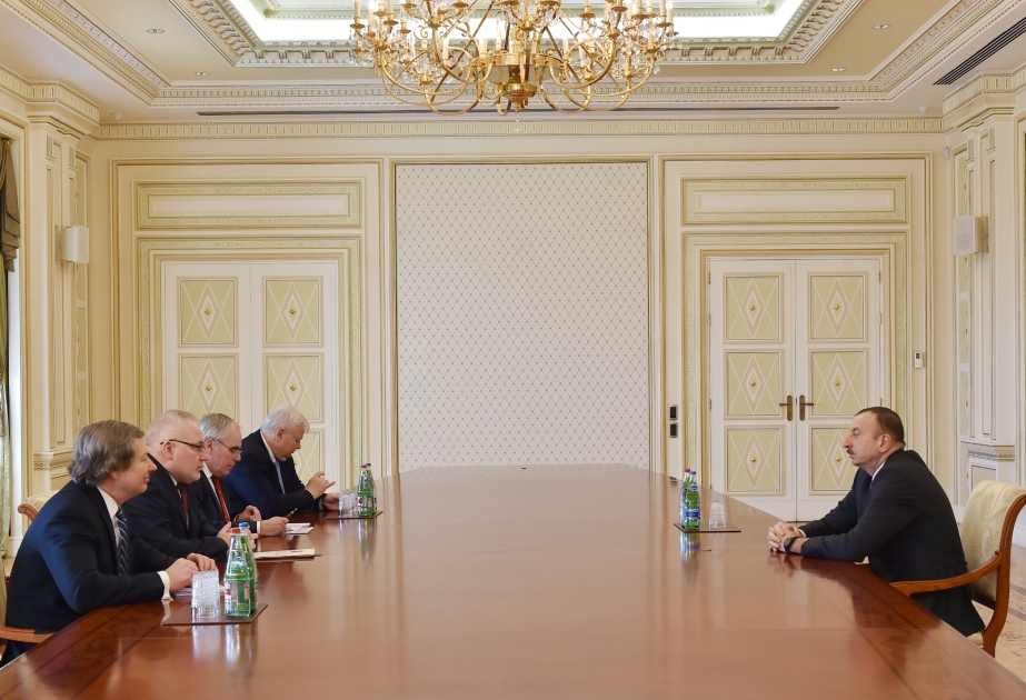 Aserbaidschans Präsident Ilham Aliyev hat die Ko-Vorsitzenden der OSZE Minsk-Gruppe und den Sonderbeauftragten des OSZE –Vorsitzes empfangen VIDEO