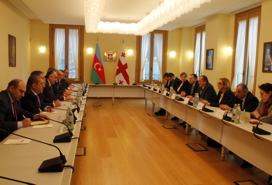 Treffen des aserbaidschanischen Außenministers mit dem Präsidenten von Georgien