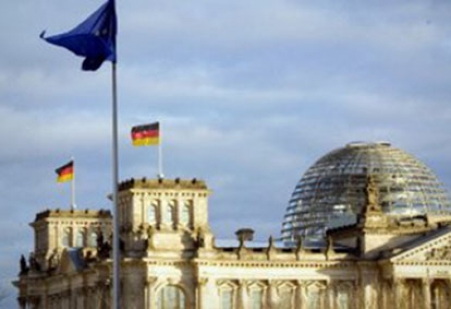 Almaniya parlamenti Yunanıstana maliyyə yardımının müddətini uzatmağa razılıq verib