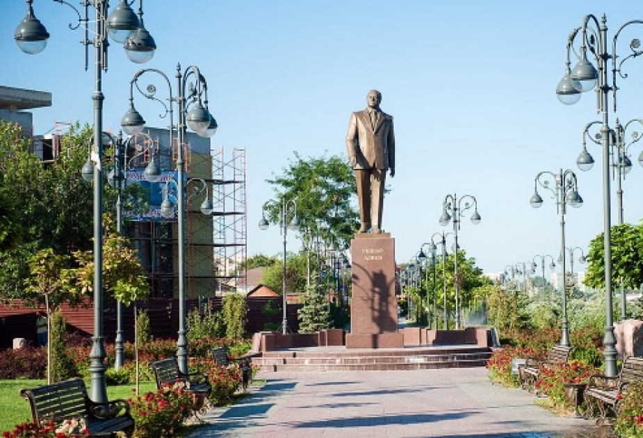 Сквер имени Гейдара Алиева и мост Дружбы России и Азербайджана включены в туристический маршрут по Астрахани